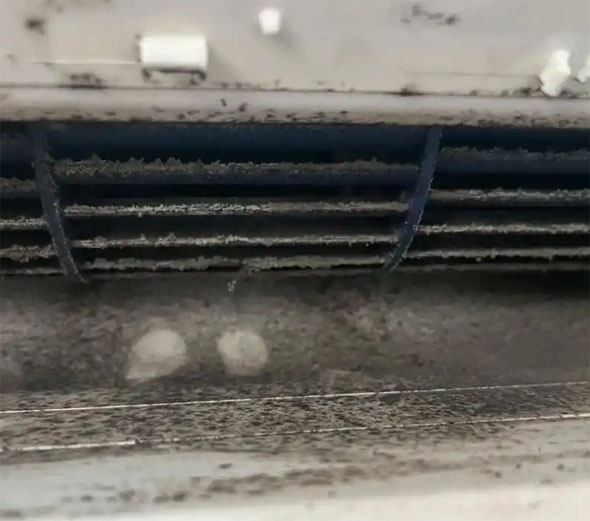 崇信空调吹的风有股烧焦味是怎么回事